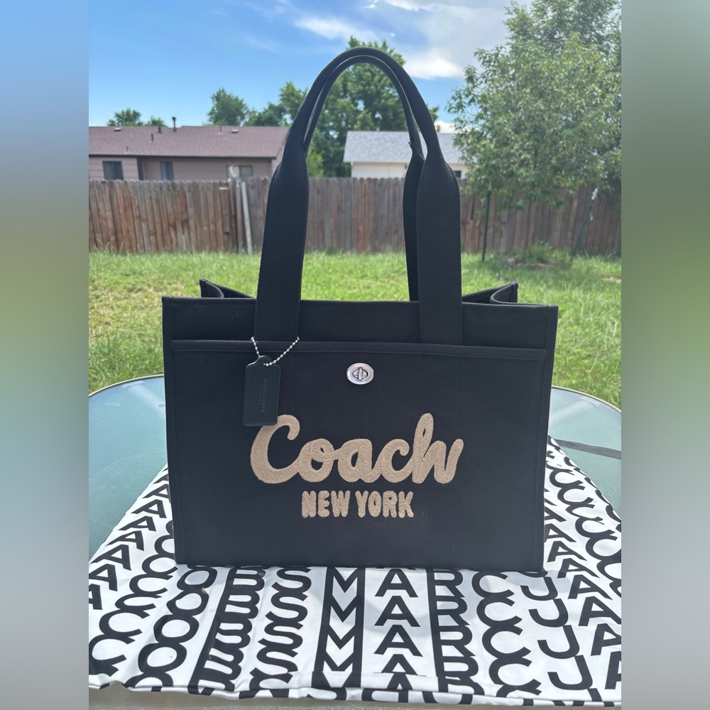 COACH CARGO TOTE BAG SIZE 42 IN BLACK COLOR